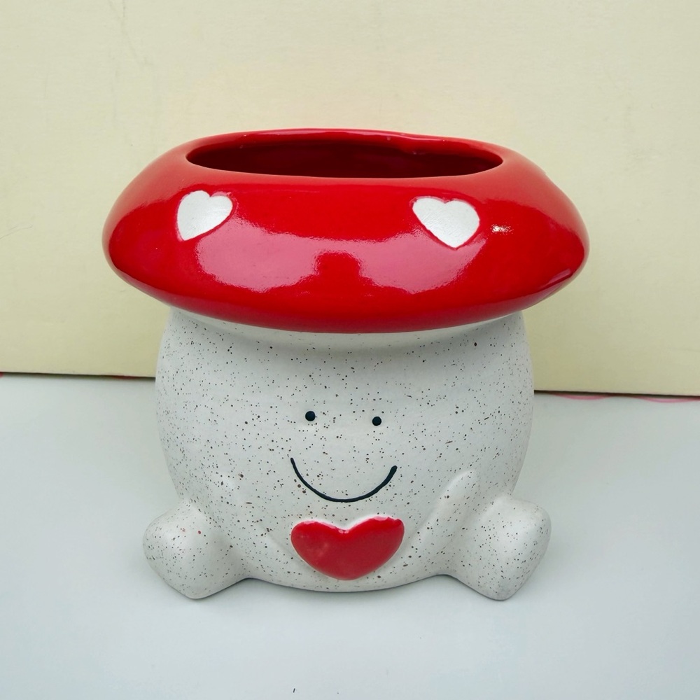 BELAVI Ceramic Mushroom Shaped Planter